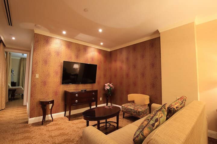 Room 8 of 89