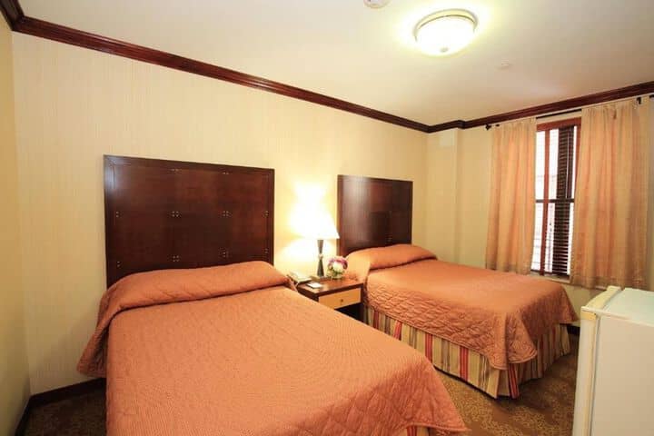 Room 32 of 89