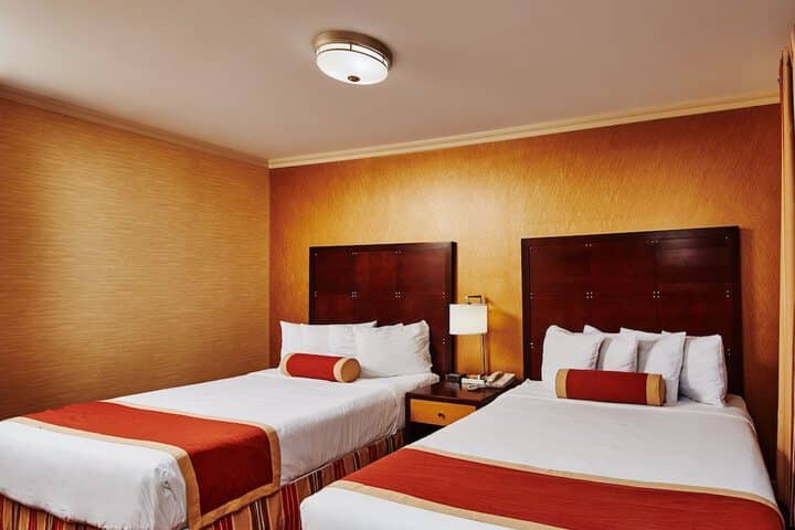 Room 33 of 89